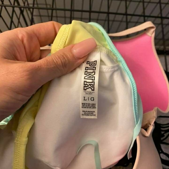 Super cute Victoria secret swim top - Picture 3 of 3